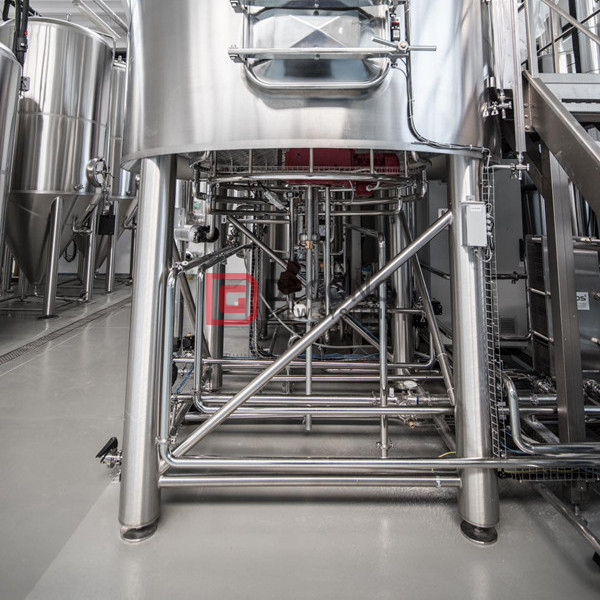 Attrezzatura di fabbrica di birra industriale su misura del sistema della fabbrica di birra 1000L da vendere